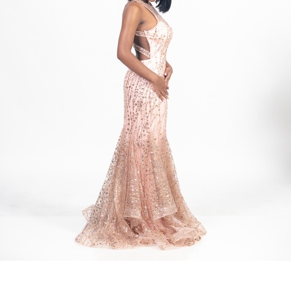 Prom dresses - Picture 2 of 3